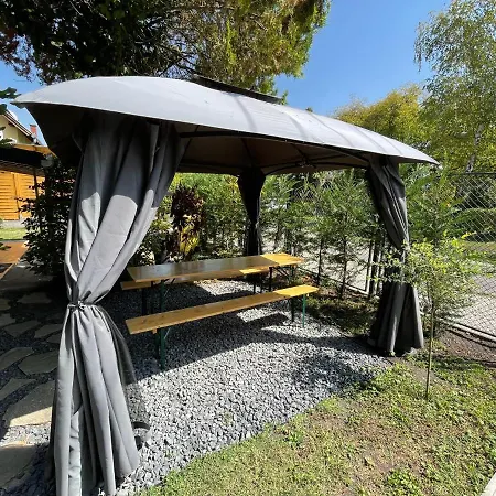 Iker Nyaralo Апартаменты Балатонфеньвеш